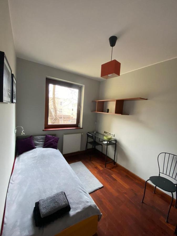 Niewielki Pokoj Jedno Lub Dwuosobowy W Duzym Mieszkaniu W Gdansk Wrzeszcz Ul Smoluchowskiego Kolo Akademii Medycznej - Cooliving מראה חיצוני תמונה