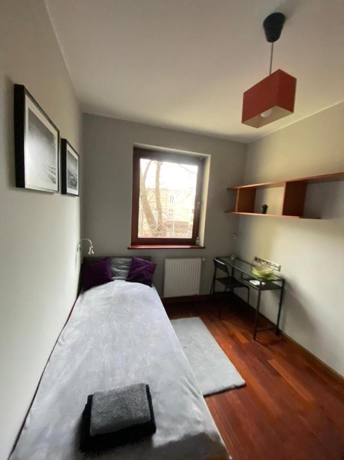 Niewielki Pokoj Jedno Lub Dwuosobowy W Duzym Mieszkaniu W Gdansk Wrzeszcz Ul Smoluchowskiego Kolo Akademii Medycznej - Cooliving מראה חיצוני תמונה